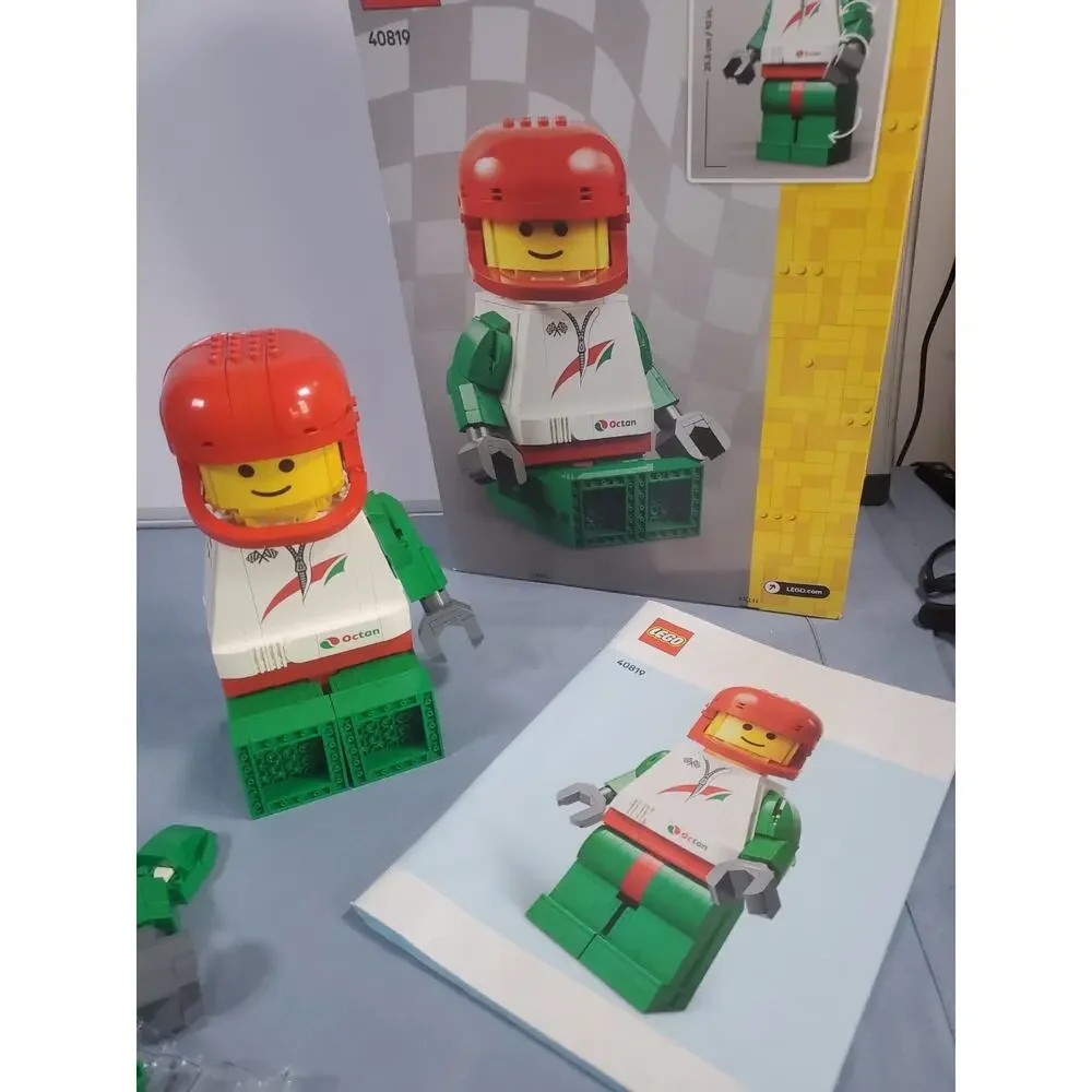 LEGO 40819 Up-Scaled Racing Driver Minifigure Built Complete Box Manual